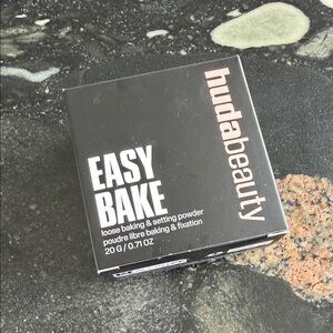 Huda beauty cupcake powder